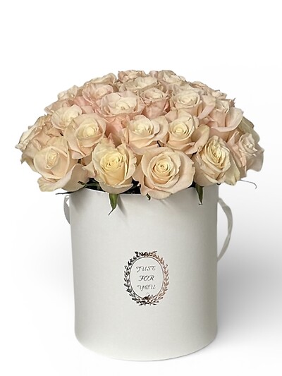 3 Dozen Rose Hat Box