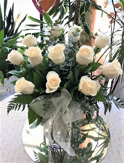 A Dozen White premium Rose